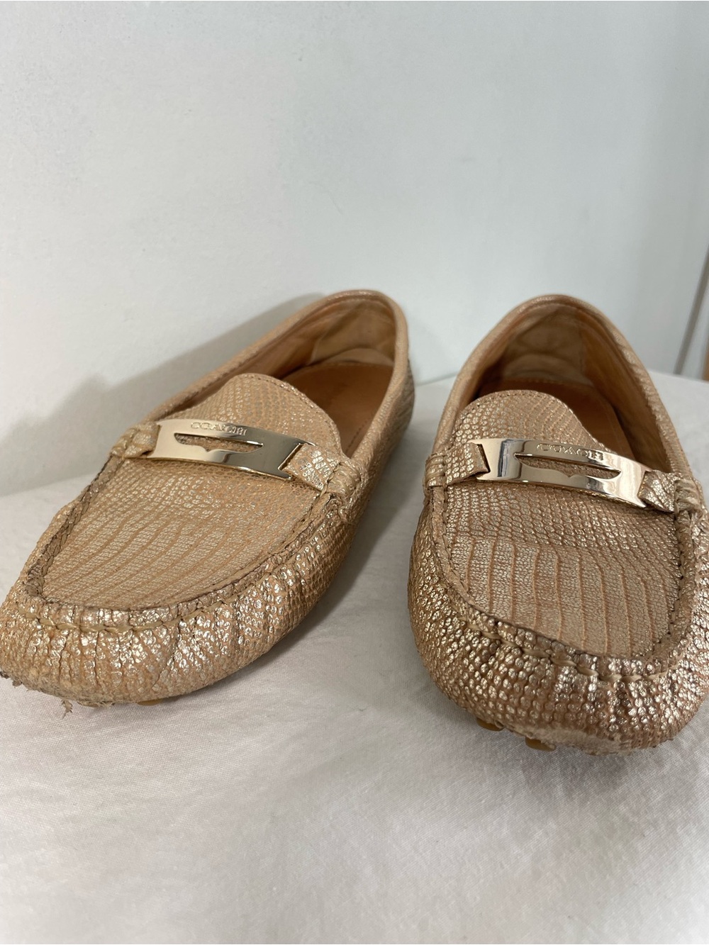 Coach Nola Gold Textured Leather Driving Loafers Size 8 B - Picture 4 of 15